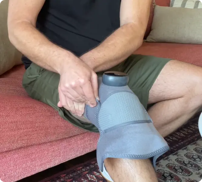 Glokore Knee Massager How to Use Step 1 - Wrap Around Knee